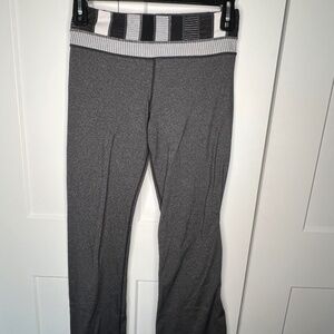 Lululemon Heathered Gray Groove Flare Yoga Pants Vintage Women's Size 6